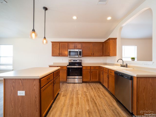 129 CRANE CREST DR, New Braunfels, TX 78130