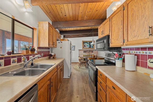 11680 Scott Road, Bow, WA 98232