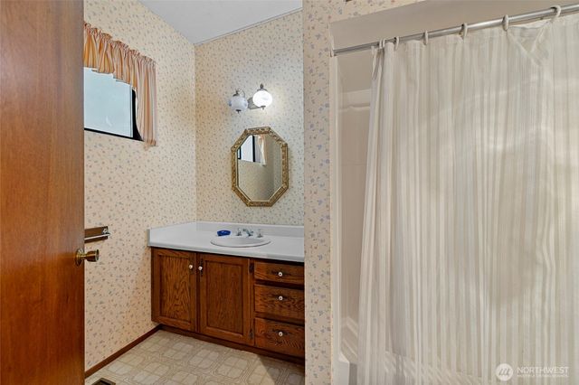 11680 Scott Road, Bow, WA 98232