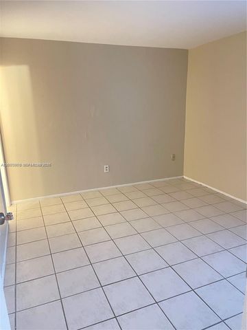 10383 N Kendall Drive N5, Miami, FL 33176