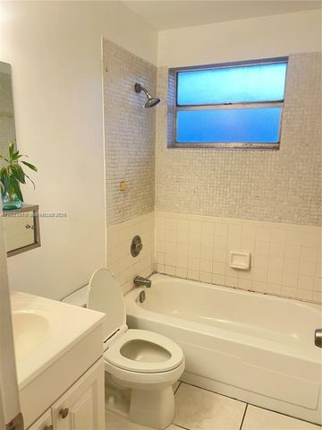 10383 N Kendall Drive N5, Miami, FL 33176