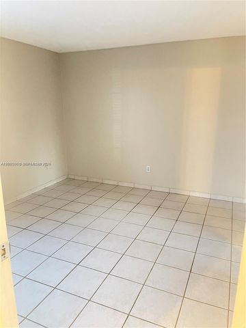 10383 N Kendall Drive N5, Miami, FL 33176