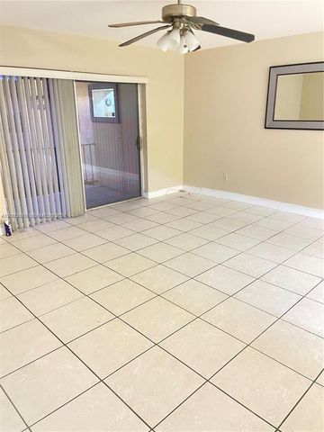 10383 N Kendall Drive N5, Miami, FL 33176