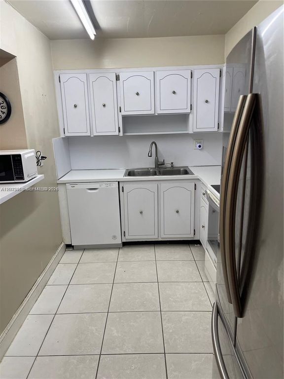 10383 N Kendall Drive N5, Miami, FL 33176