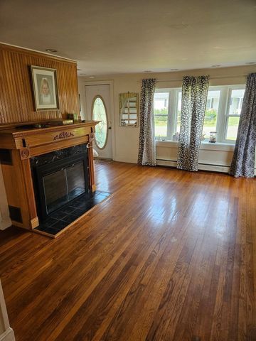 115 Acushnet Rd, Mattapoisett, MA 02739