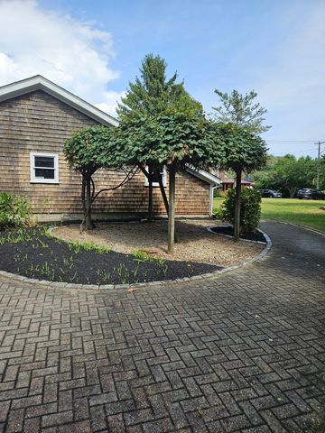 115 Acushnet Rd, Mattapoisett, MA 02739