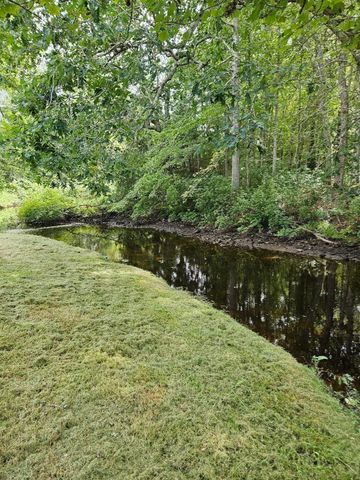 115 Acushnet Rd, Mattapoisett, MA 02739