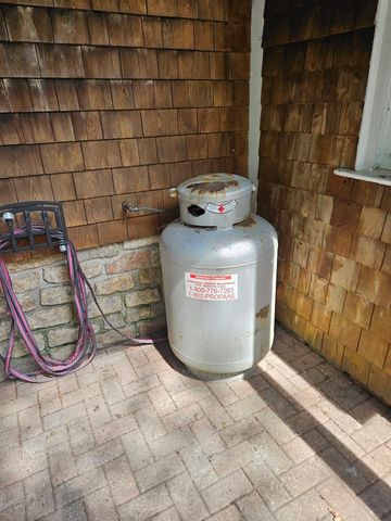 115 Acushnet Rd, Mattapoisett, MA 02739