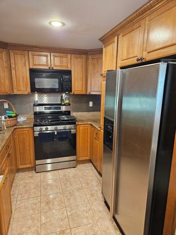 115 Acushnet Rd, Mattapoisett, MA 02739