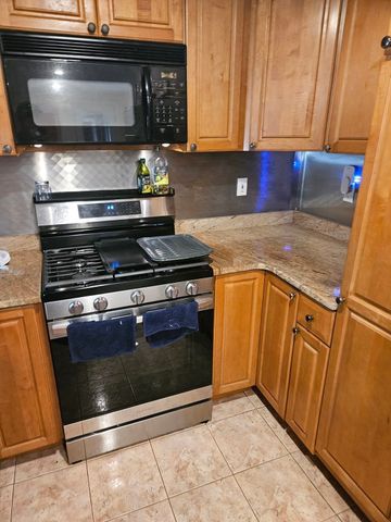 115 Acushnet Rd, Mattapoisett, MA 02739