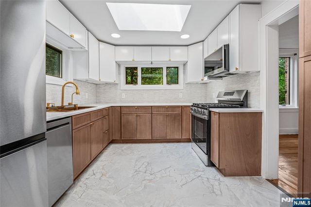 8 Harriot Avenue, Harrington Park, NJ 07640