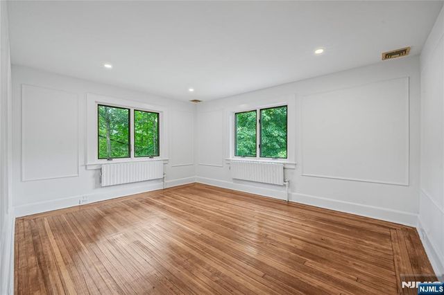 8 Harriot Avenue, Harrington Park, NJ 07640