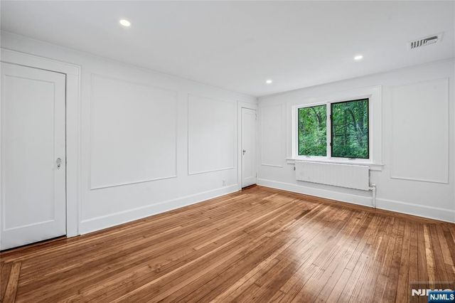 8 Harriot Avenue, Harrington Park, NJ 07640