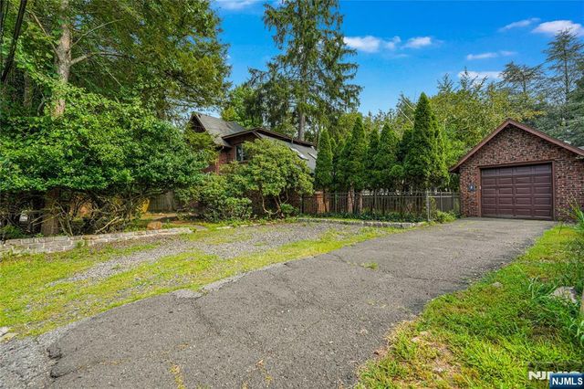 8 Harriot Avenue, Harrington Park, NJ 07640