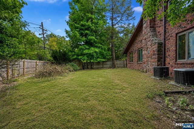 8 Harriot Avenue, Harrington Park, NJ 07640