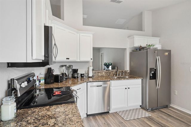 202 HIGHLAND MEADOWS PLACE, Davenport, FL 33837