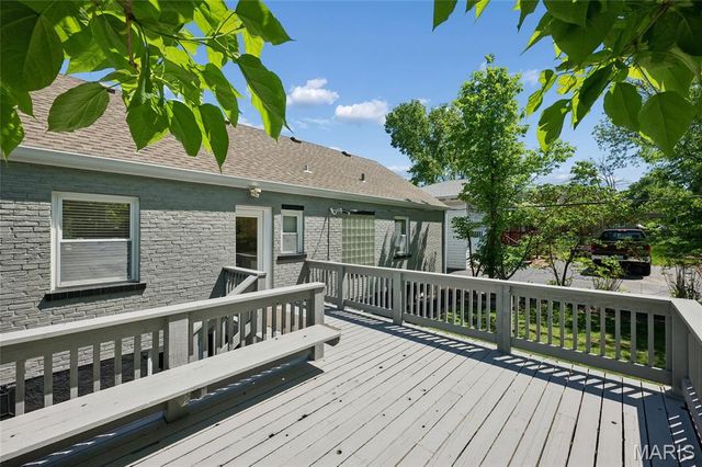9743 Tesson Ferry Road, St Louis, MO 63123