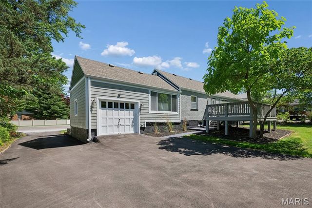 9743 Tesson Ferry Road, St Louis, MO 63123
