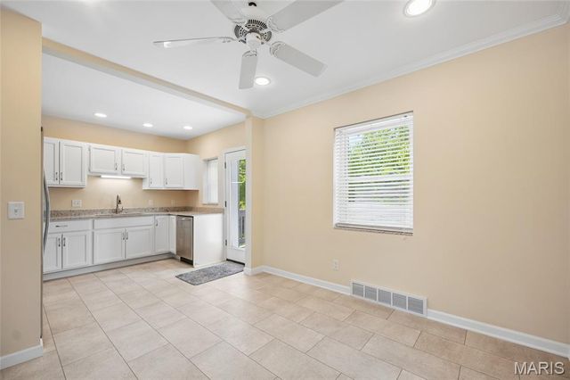9743 Tesson Ferry Road, St Louis, MO 63123