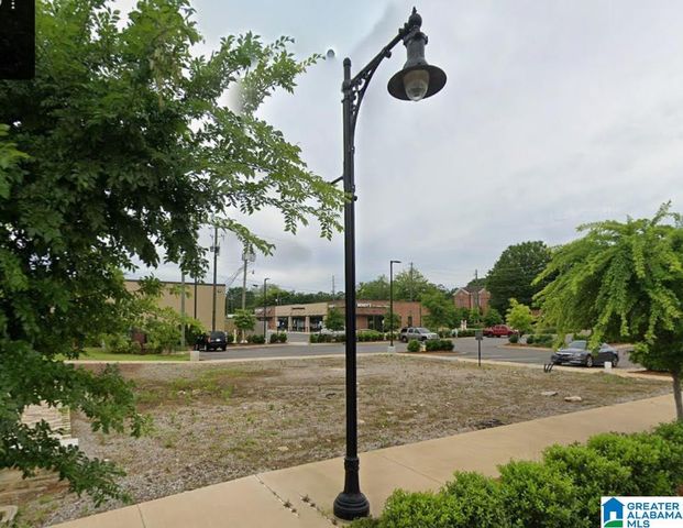 106 N CHALKVILLE ROAD, Trussville, AL 35173