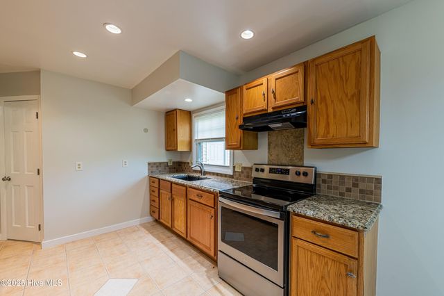 107 Valley Court, Jacksonville, NC 28540