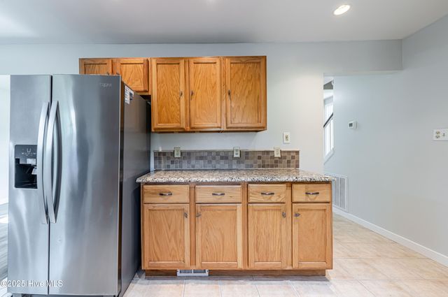 107 Valley Court, Jacksonville, NC 28540