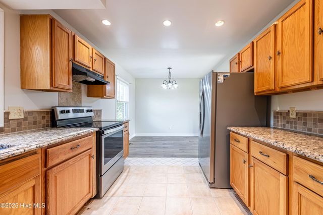 107 Valley Court, Jacksonville, NC 28540
