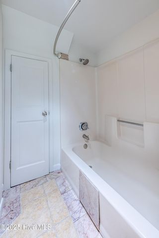 107 Valley Court, Jacksonville, NC 28540