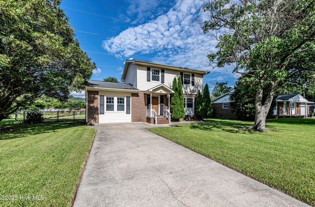 107 Valley Court, Jacksonville, NC 28540