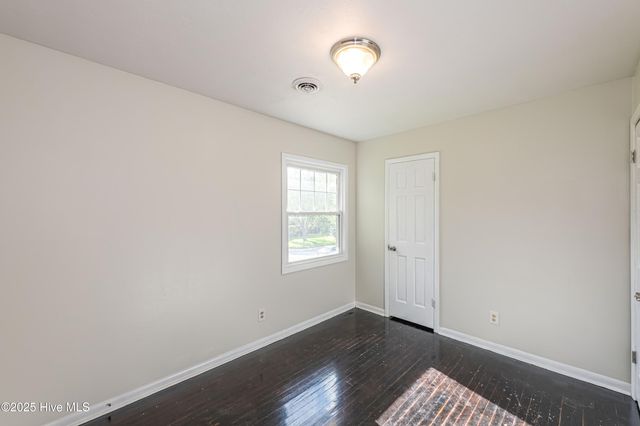 107 Valley Court, Jacksonville, NC 28540