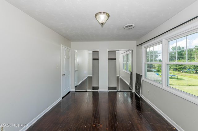 107 Valley Court, Jacksonville, NC 28540