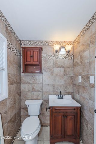 107 Valley Court, Jacksonville, NC 28540