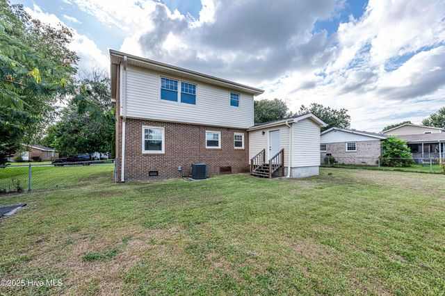 107 Valley Court, Jacksonville, NC 28540