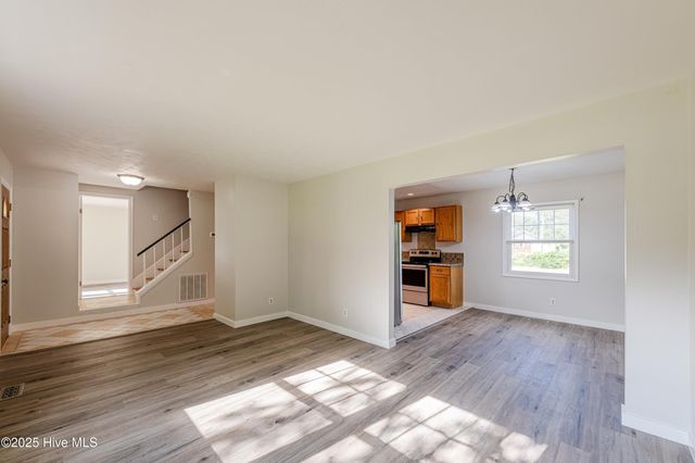 107 Valley Court, Jacksonville, NC 28540