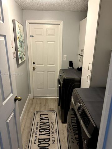 8353 SW 161st Pl, Miami, FL 33193