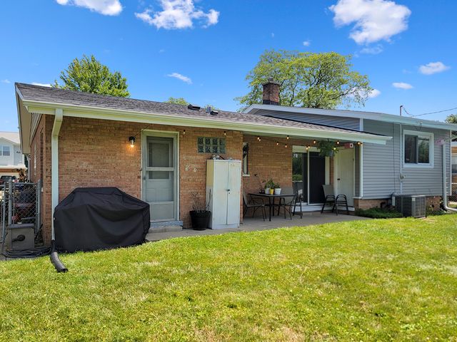 702 S School Street, Lombard, IL 60148