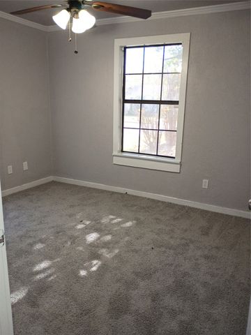 208 Almond Street, Waxahachie, TX 75165