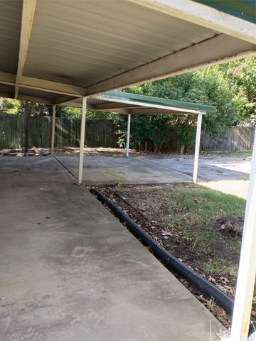 208 Almond Street, Waxahachie, TX 75165