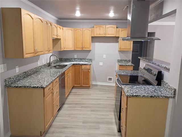 208 Almond Street, Waxahachie, TX 75165