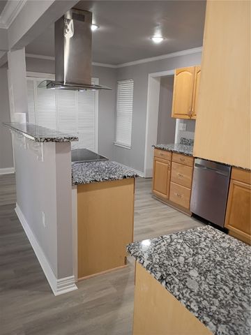 208 Almond Street, Waxahachie, TX 75165