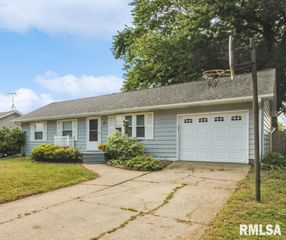 865 14TH Avenue Northwest, Clinton, IA 52732