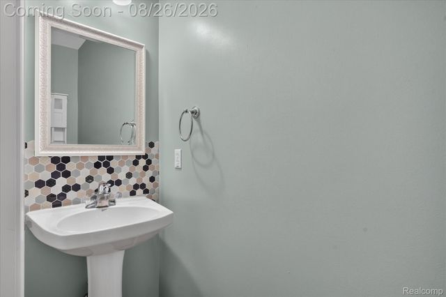 6350 Knob Hill Court, Grand Blanc Charter Township, MI 48439