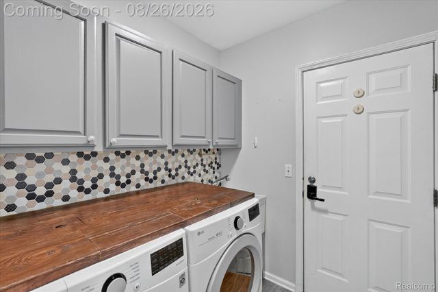 6350 Knob Hill Court, Grand Blanc Charter Township, MI 48439