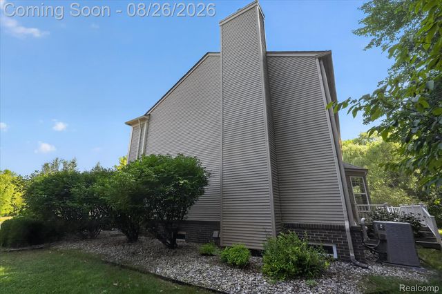 6350 Knob Hill Court, Grand Blanc Charter Township, MI 48439