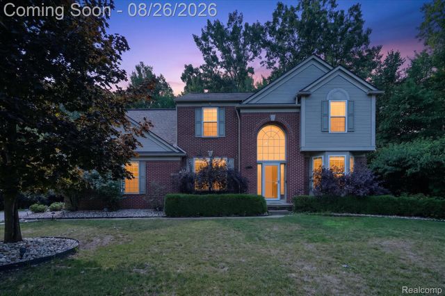 6350 Knob Hill Court, Grand Blanc Charter Township, MI 48439