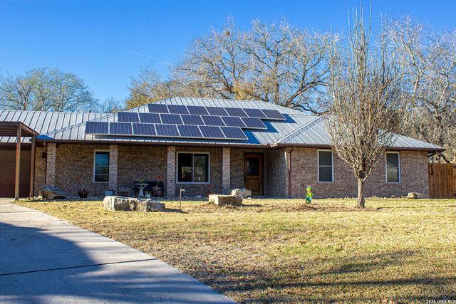 220 Eagle Nest, Pleasanton, TX 78064