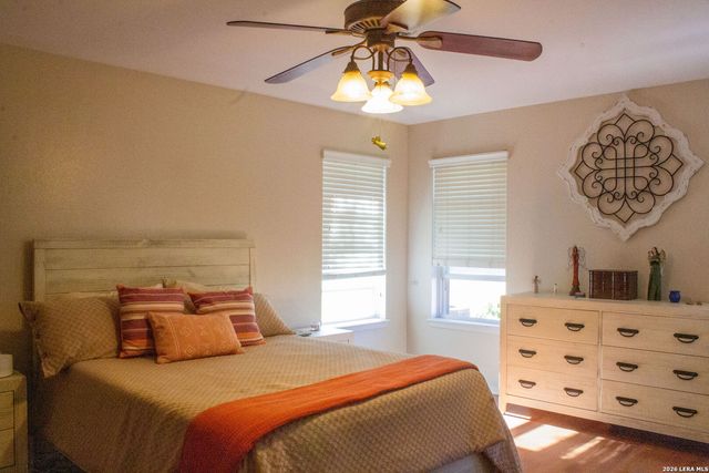 220 Eagle Nest, Pleasanton, TX 78064