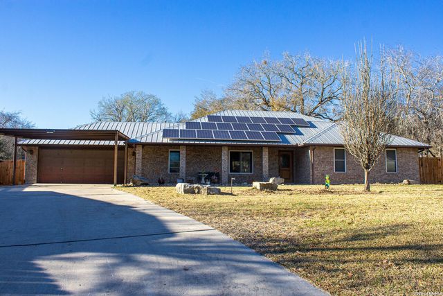 220 Eagle Nest, Pleasanton, TX 78064