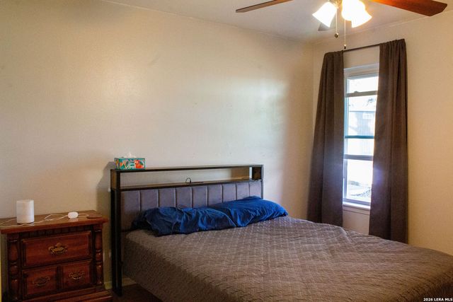 220 Eagle Nest, Pleasanton, TX 78064