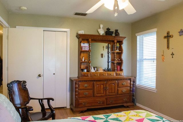 220 Eagle Nest, Pleasanton, TX 78064